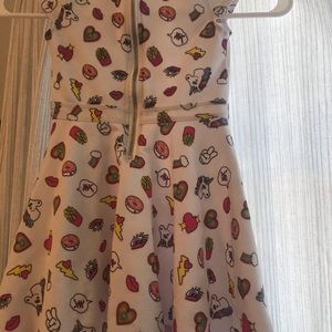 Emoji Betsy Johnson dress within zipper on back